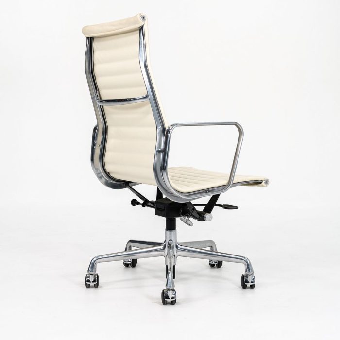 f4cab52be74351015429200e7581384a.jpg